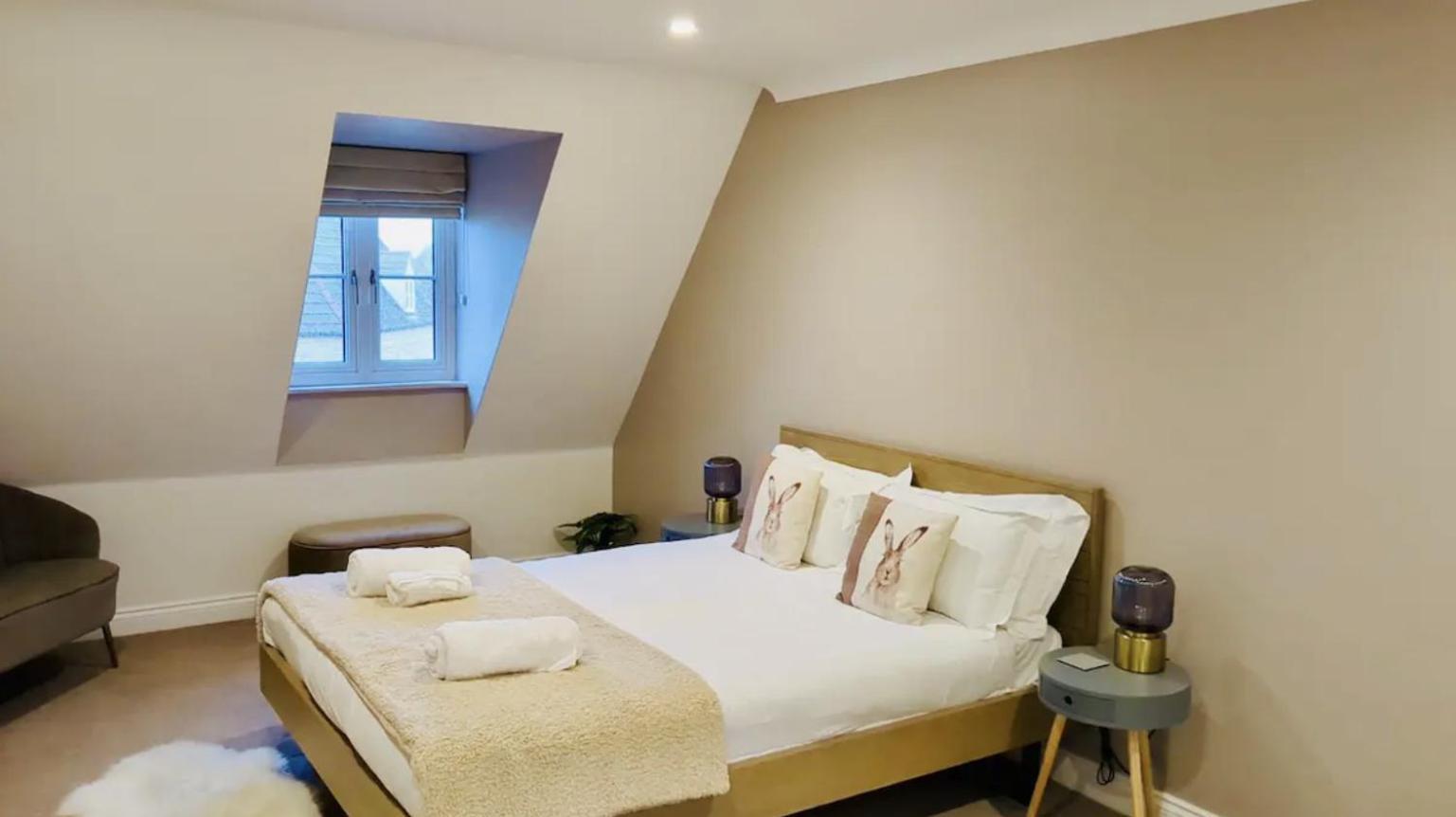 Modern Town House In Cotswolds - 3 Double Bedrooms Уитни Екстериор снимка